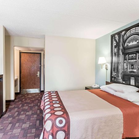 Super 8 By Wyndham Luverne Bagian luar foto